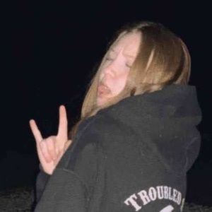 Meet your Posher, Avery